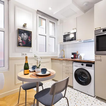 Apartment Montmartre 2 Pieces *