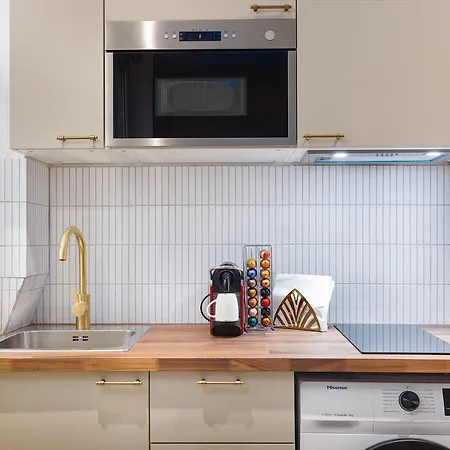 Апартаменты Montmartre 2 Pieces Париж